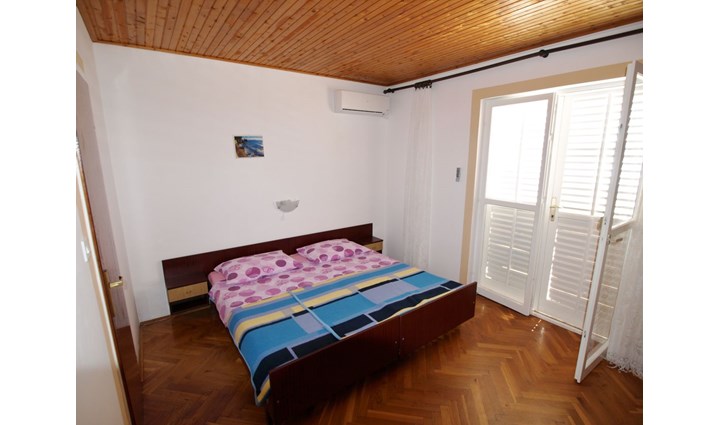Debelić Dora 1