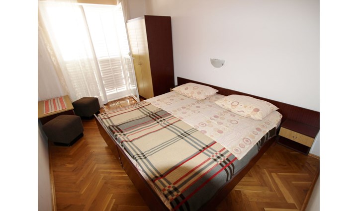 Debelić Dora 5