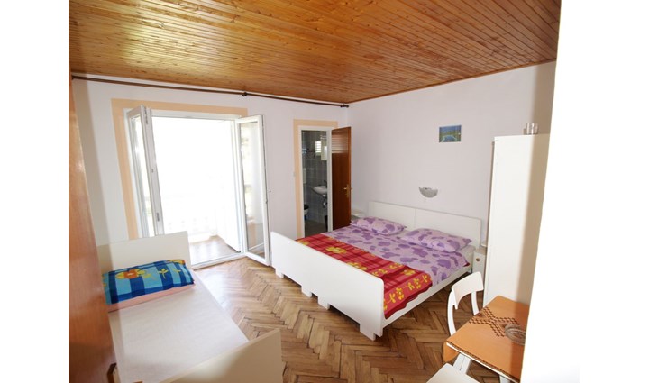 Debelić Dora 8