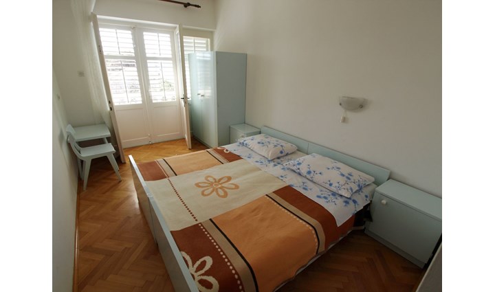 Debelić Dora 6