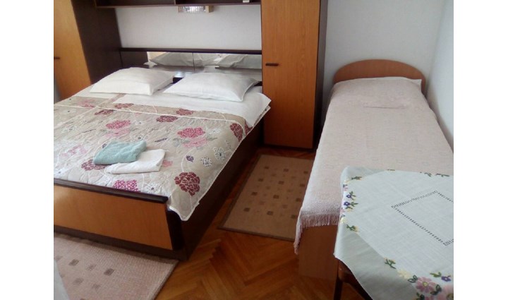 Makaus Ruža 5