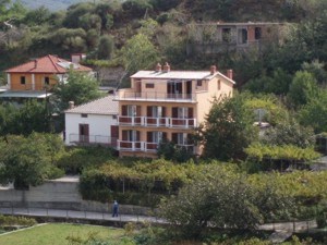 Tariba Nives